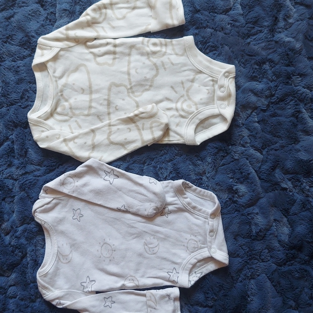Carter's newborn long-sleeved onsies